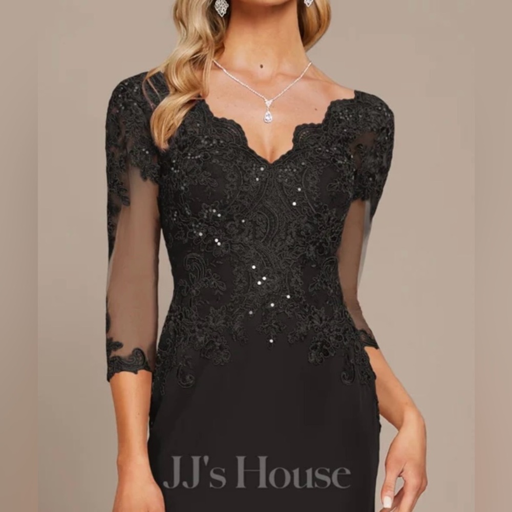 JJ’s House Mother of the Bride dress size 8. The dress is brand new, never worn.